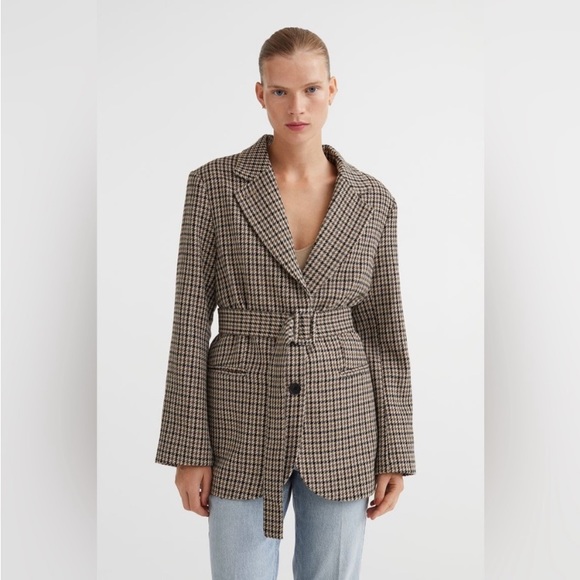 H&M oversized jacket with belt. - Picture 1 of 12